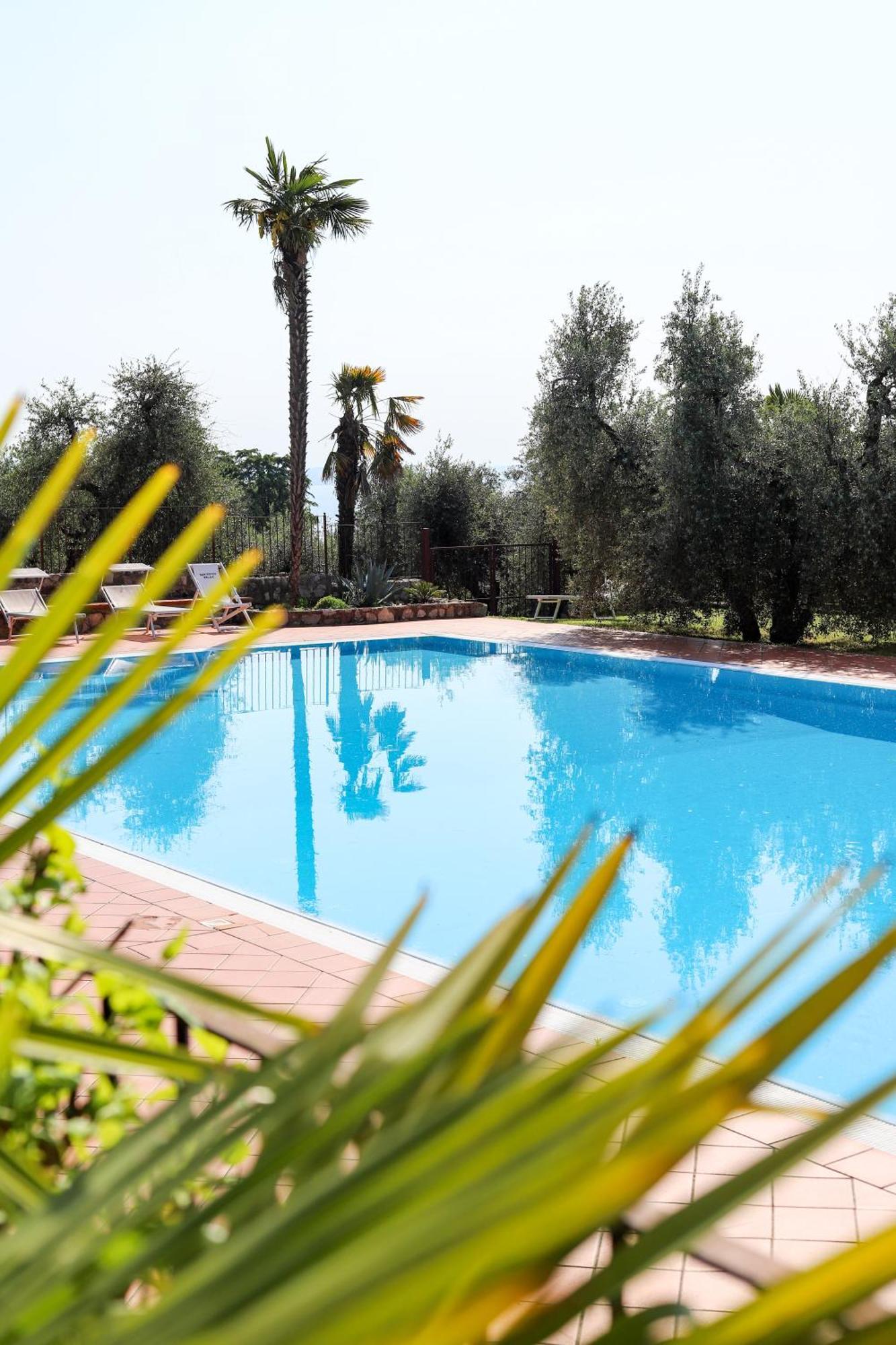 San Rocco Relais Aparthotel Soiano Del Lago Exterior photo